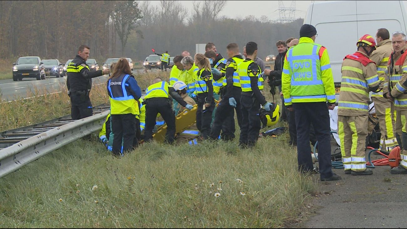 Omroep Flevoland - Nieuws - Motoragent Gewond Bij Ongeval Op De A6