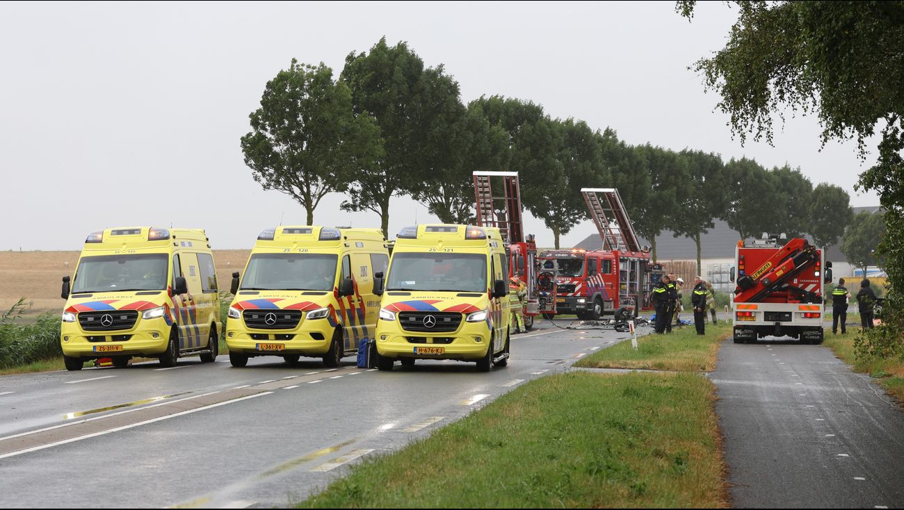 Multiple Injuries Reported in Serious Accident on Domineesweg (N352) in Urk