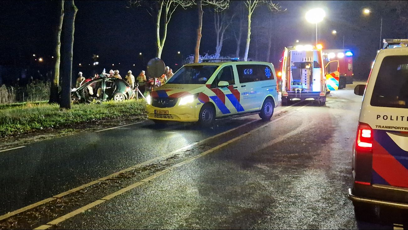 Motorist and Passenger Injured in Car Crash on Ospreenddreef in Lelystad